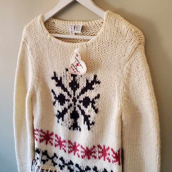 NWT Hand Knit M Boho Western Cottagecore Cabincore Festive Fringe Hem Sweater - Picture 3 of 7